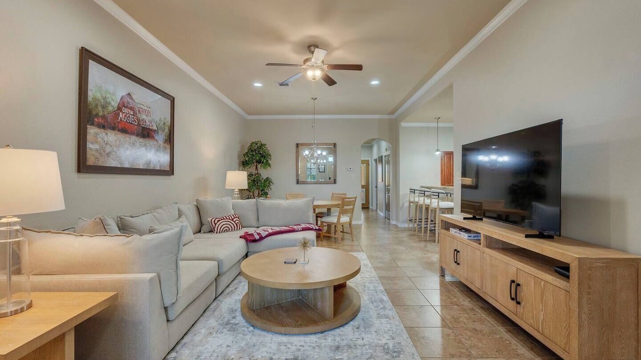 Photo of Livingroom in College Station