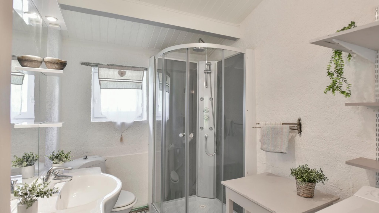 Photo of Bathroom in Montcuq