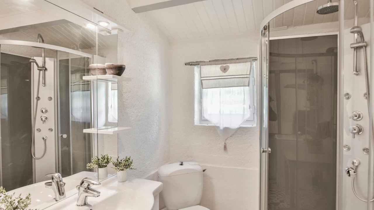 Photo of Bathroom in Montcuq