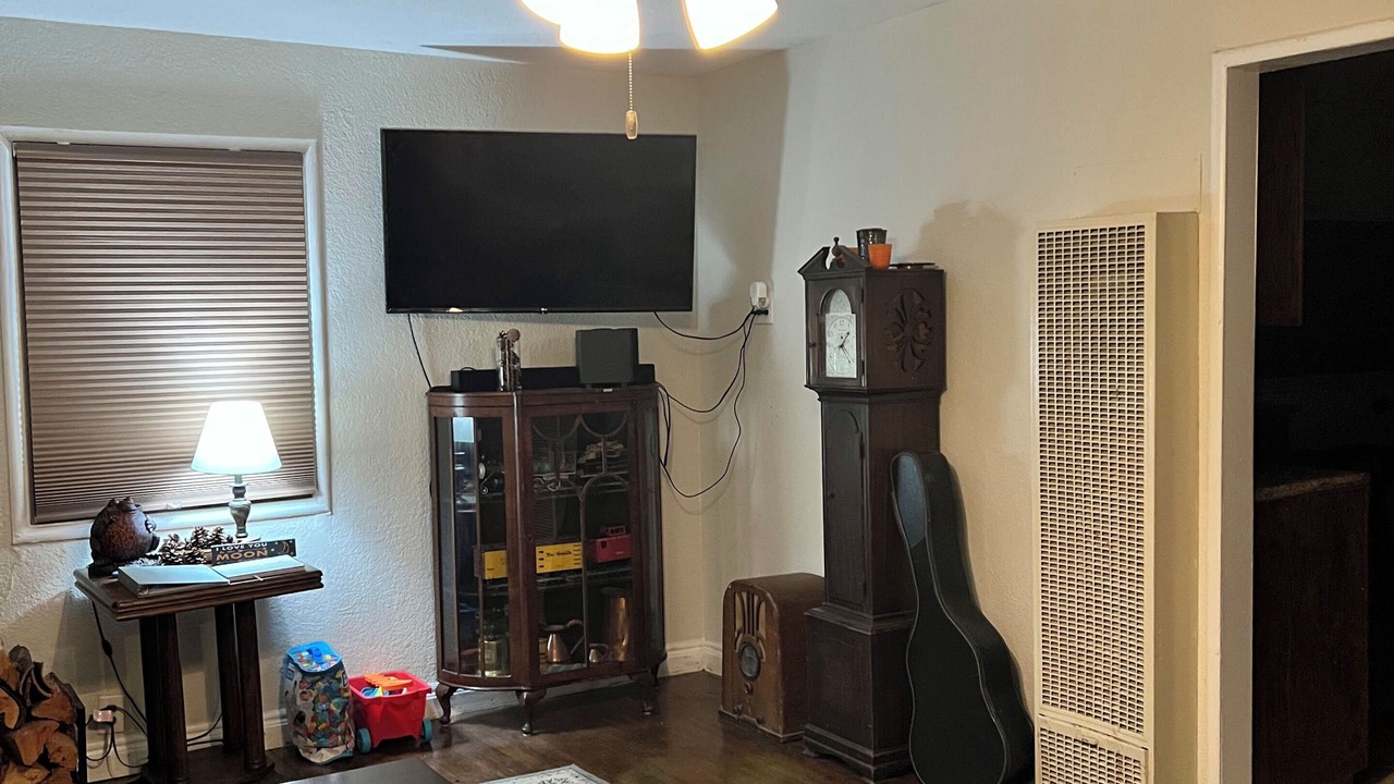 Photo of Livingroom in Jamestown