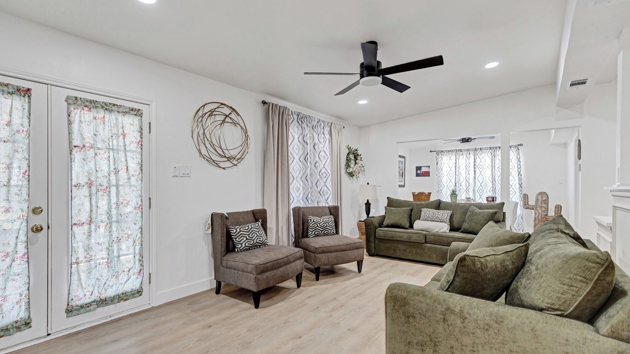 Photo of Livingroom in West San Antonio