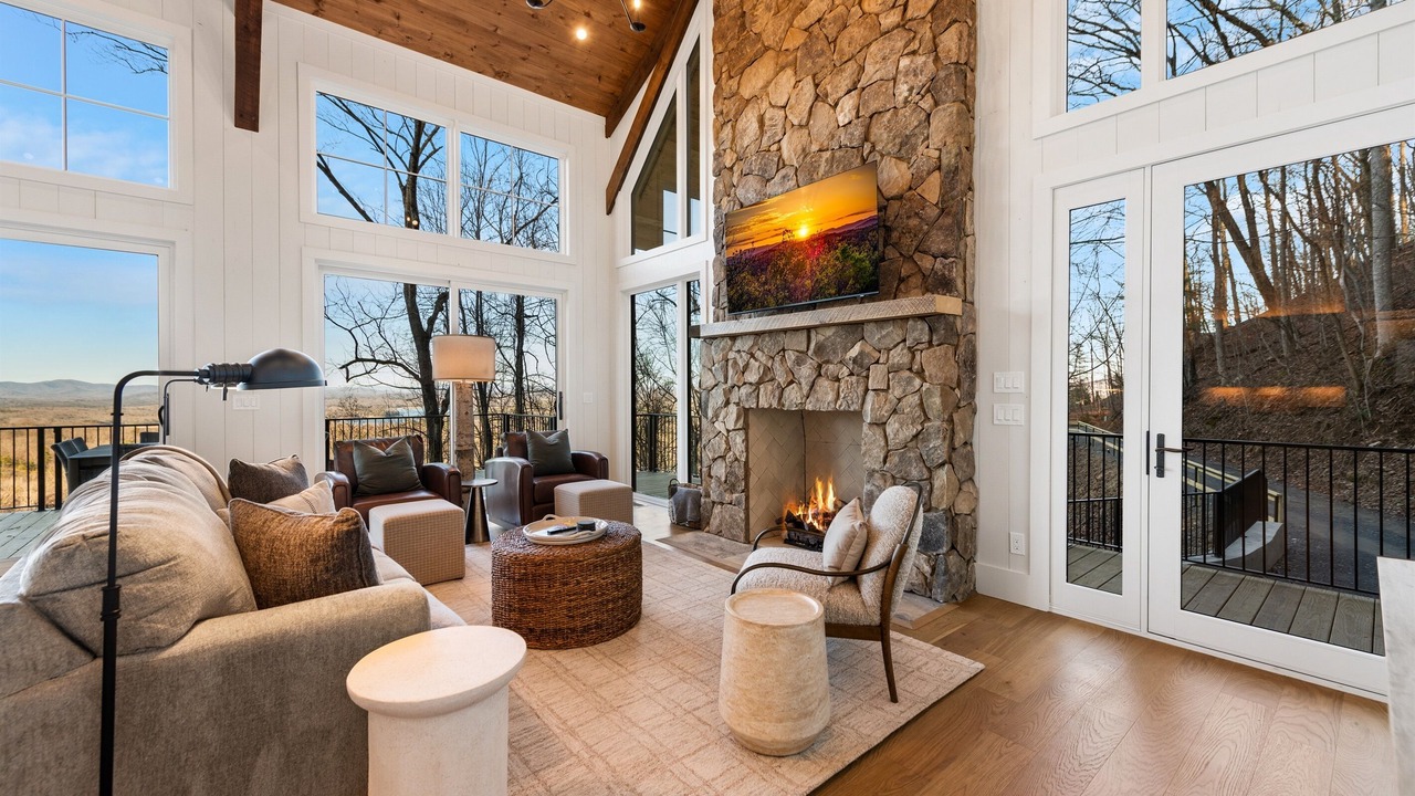 Photo of Livingroom in Ridges Over the Lake