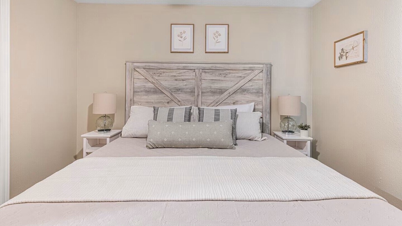 Photo of Bedroom in Sulphur