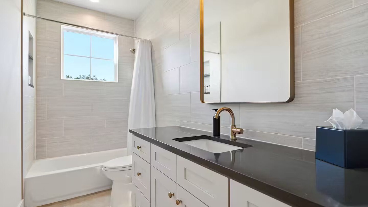 Photo of Bathroom in South Manchaca