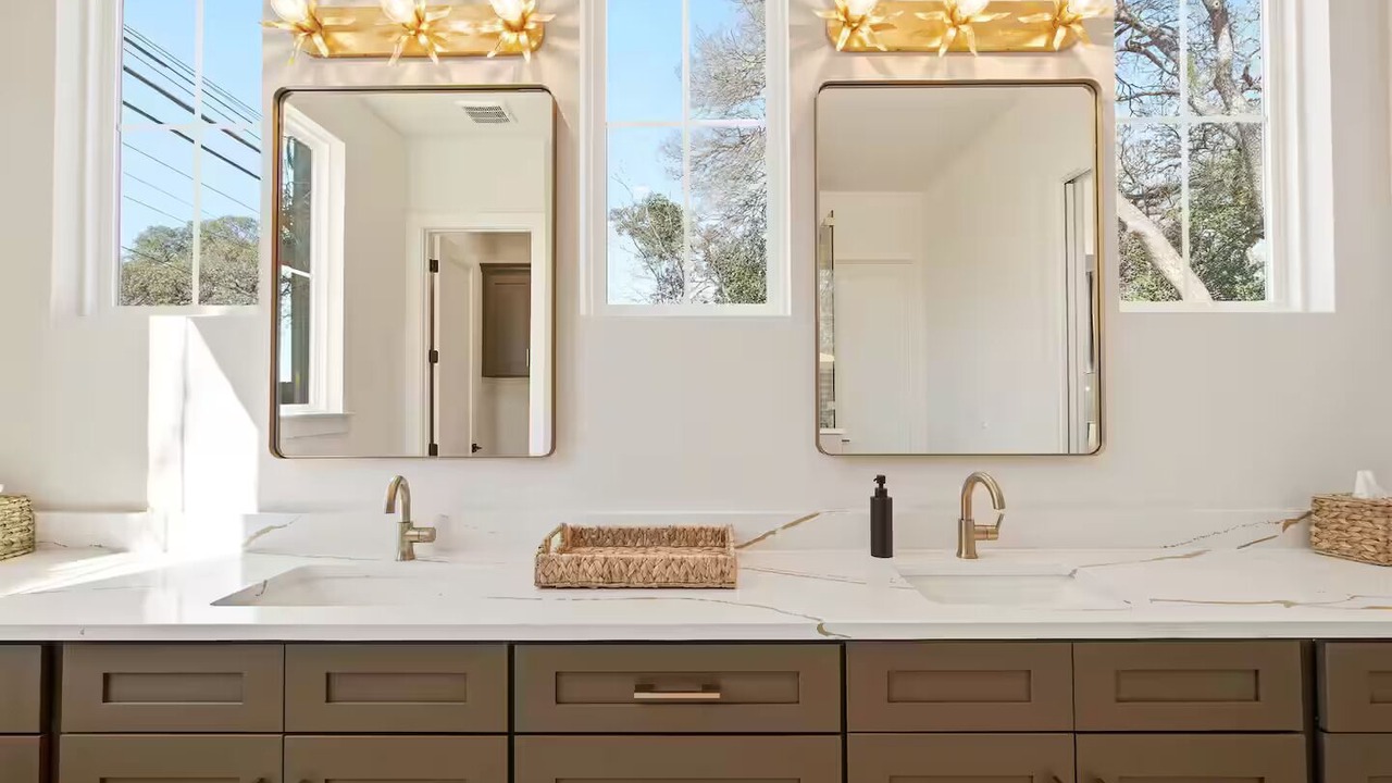 Photo of Bathroom in South Manchaca