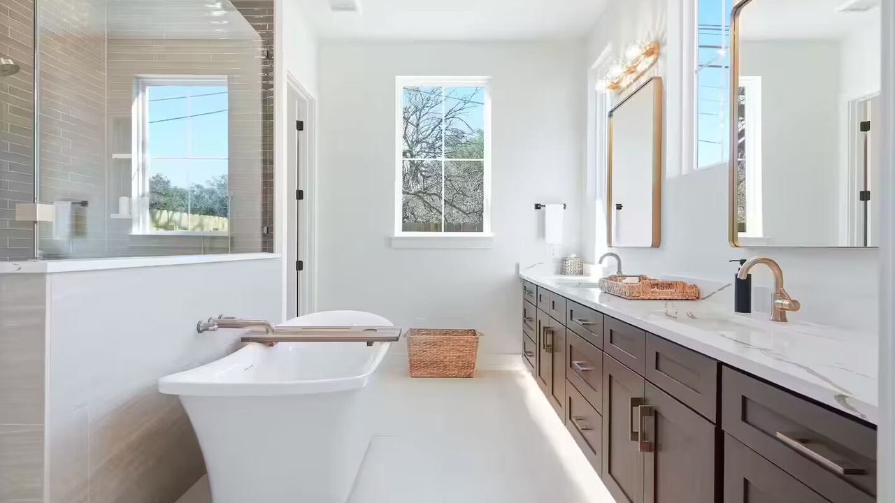 Photo of Bathroom in South Manchaca