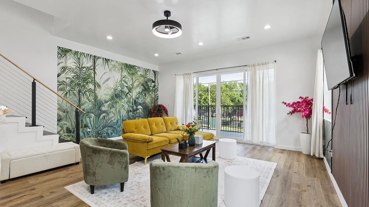 Photo of Livingroom in West Dallas