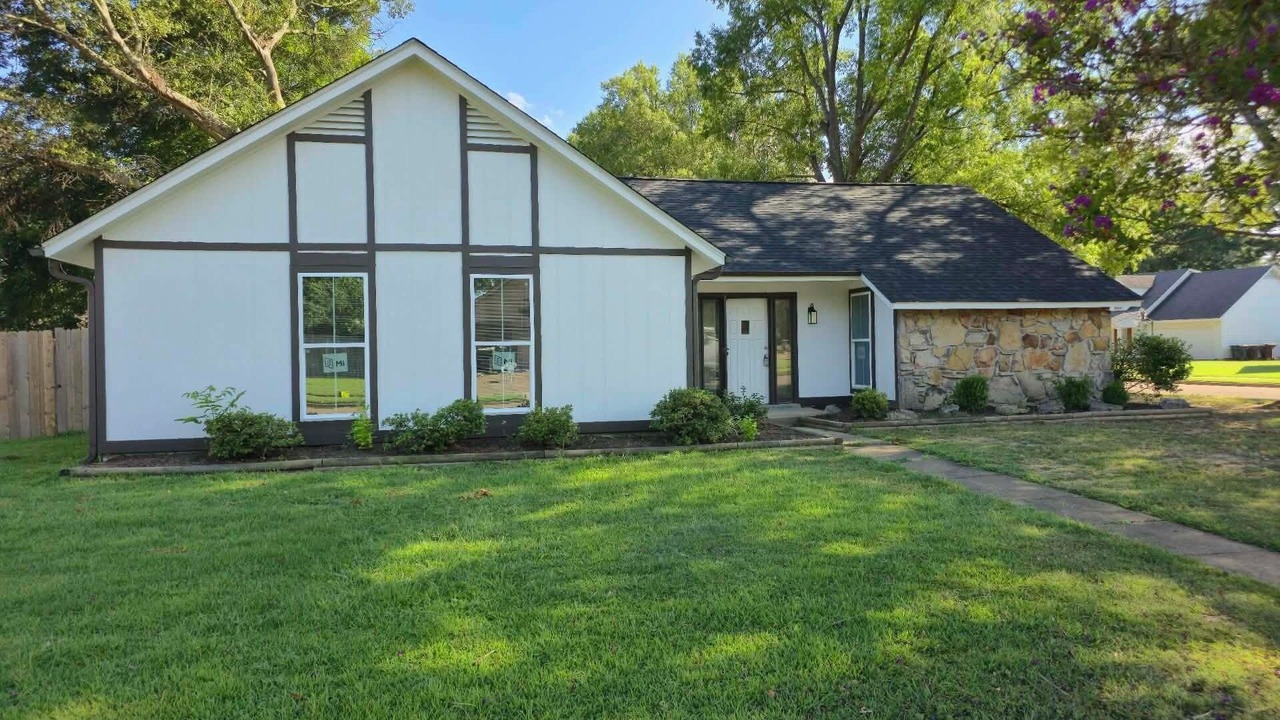 Photo of Outdoor in Bartlett Estates