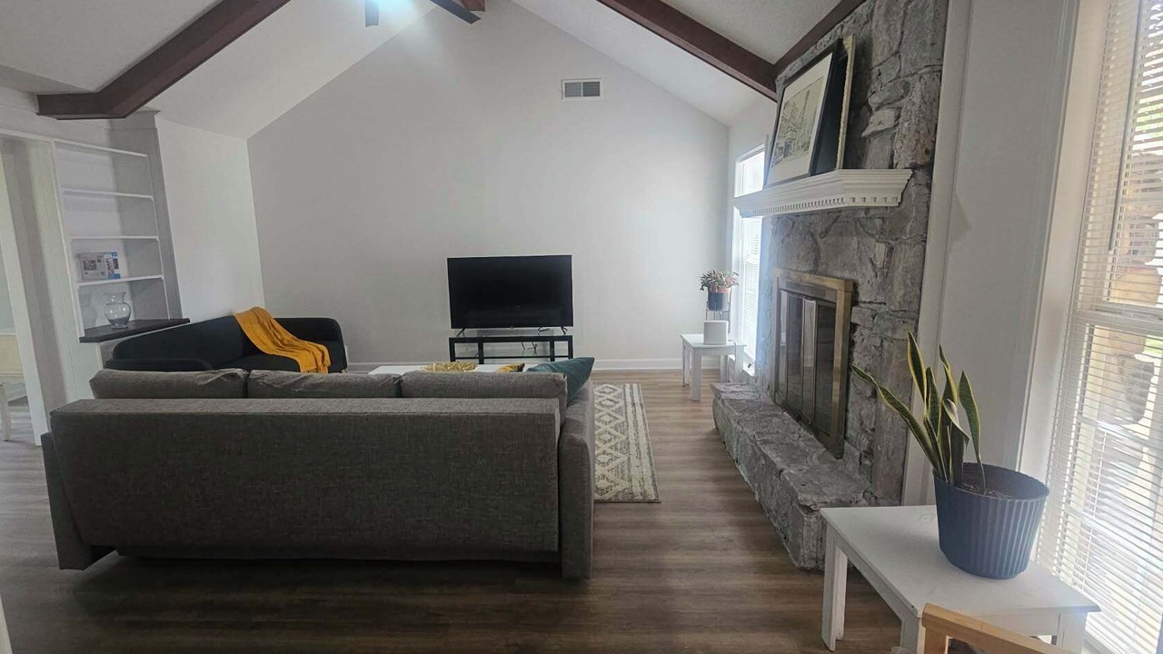 Photo of Livingroom in Bartlett Estates