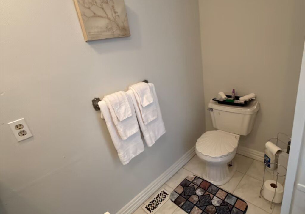 Photo of Bathroom in Niagara Falls