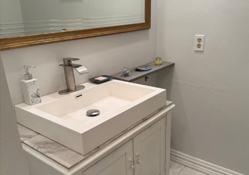 Photo of Bathroom in Niagara Falls