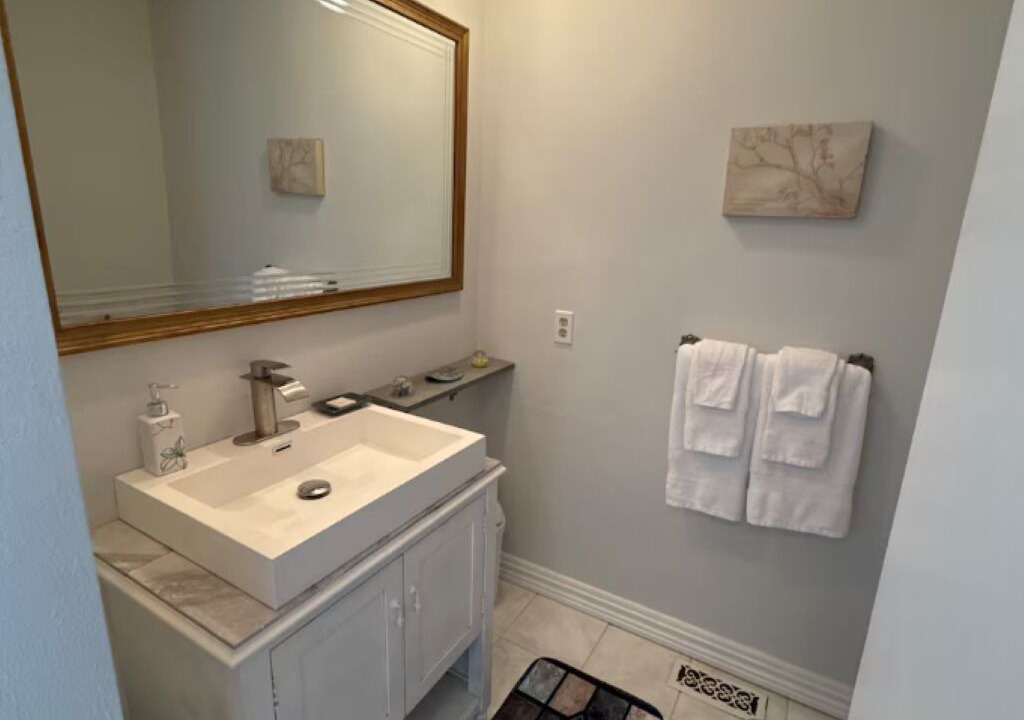 Photo of Bathroom in Niagara Falls