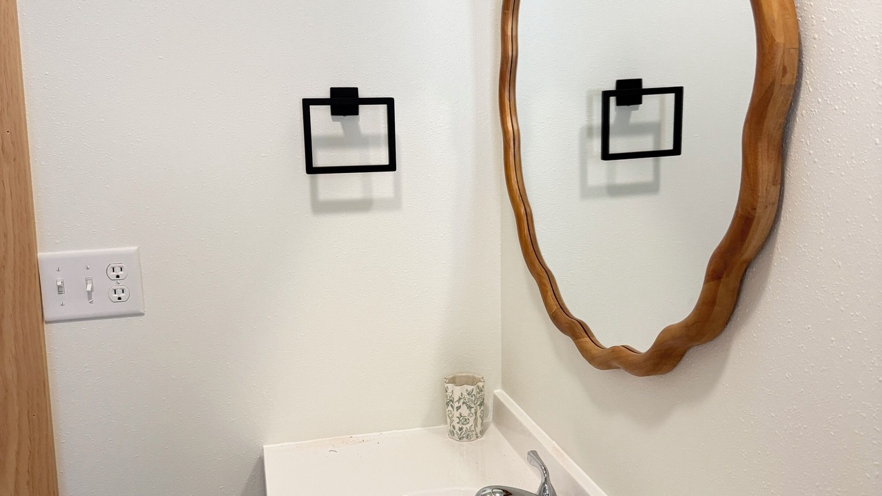 Photo of Bathroom in Roach