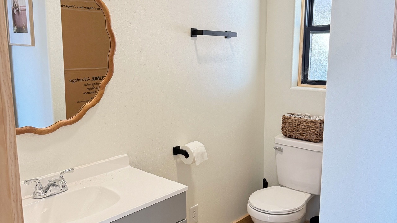 Photo of Bathroom in Roach