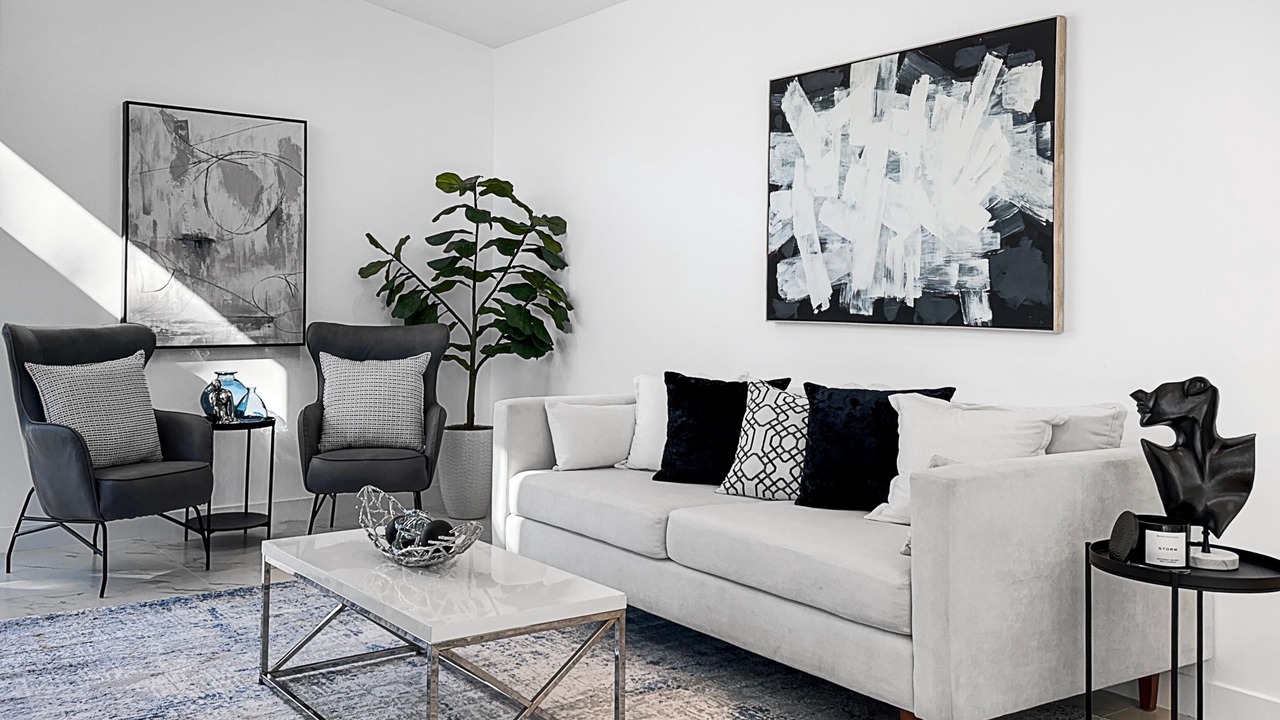 Photo of Livingroom in Racquet Club Estates