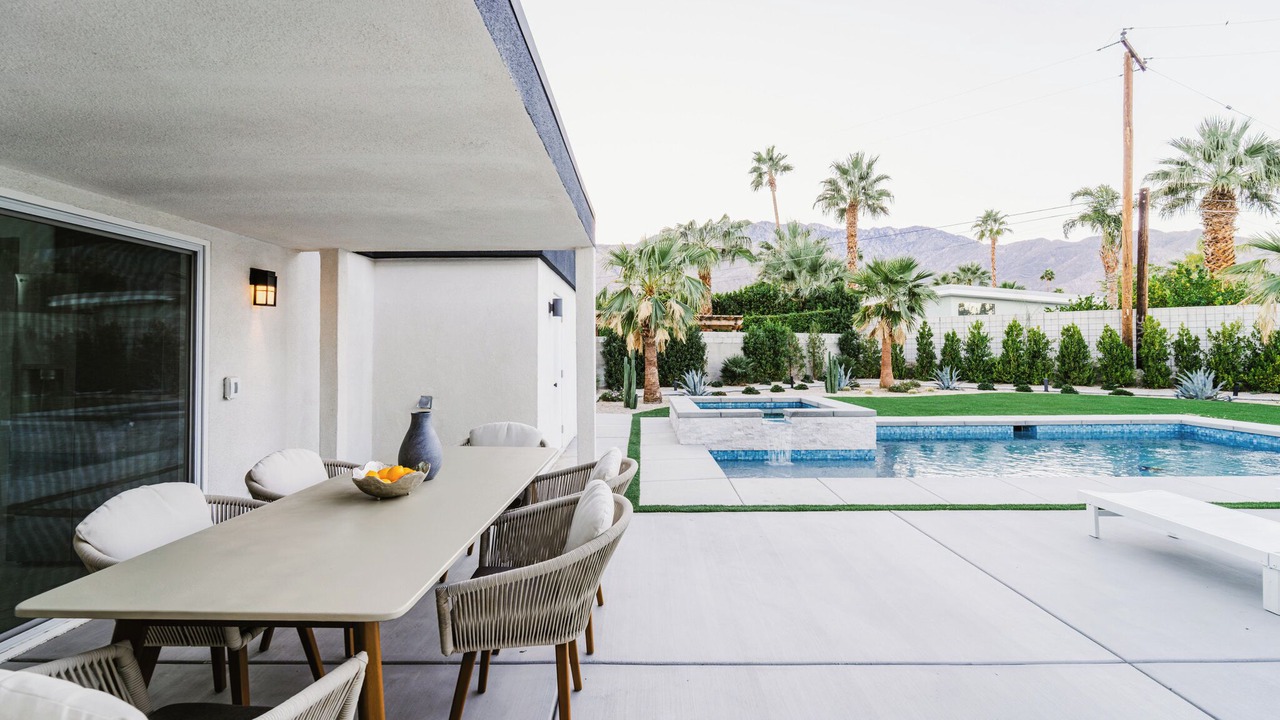 Photo of Outdoor in Racquet Club Estates