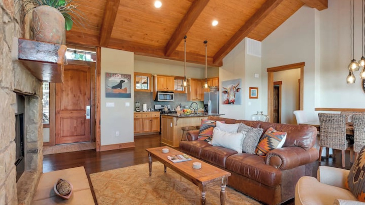 Photo of Livingroom in Leander