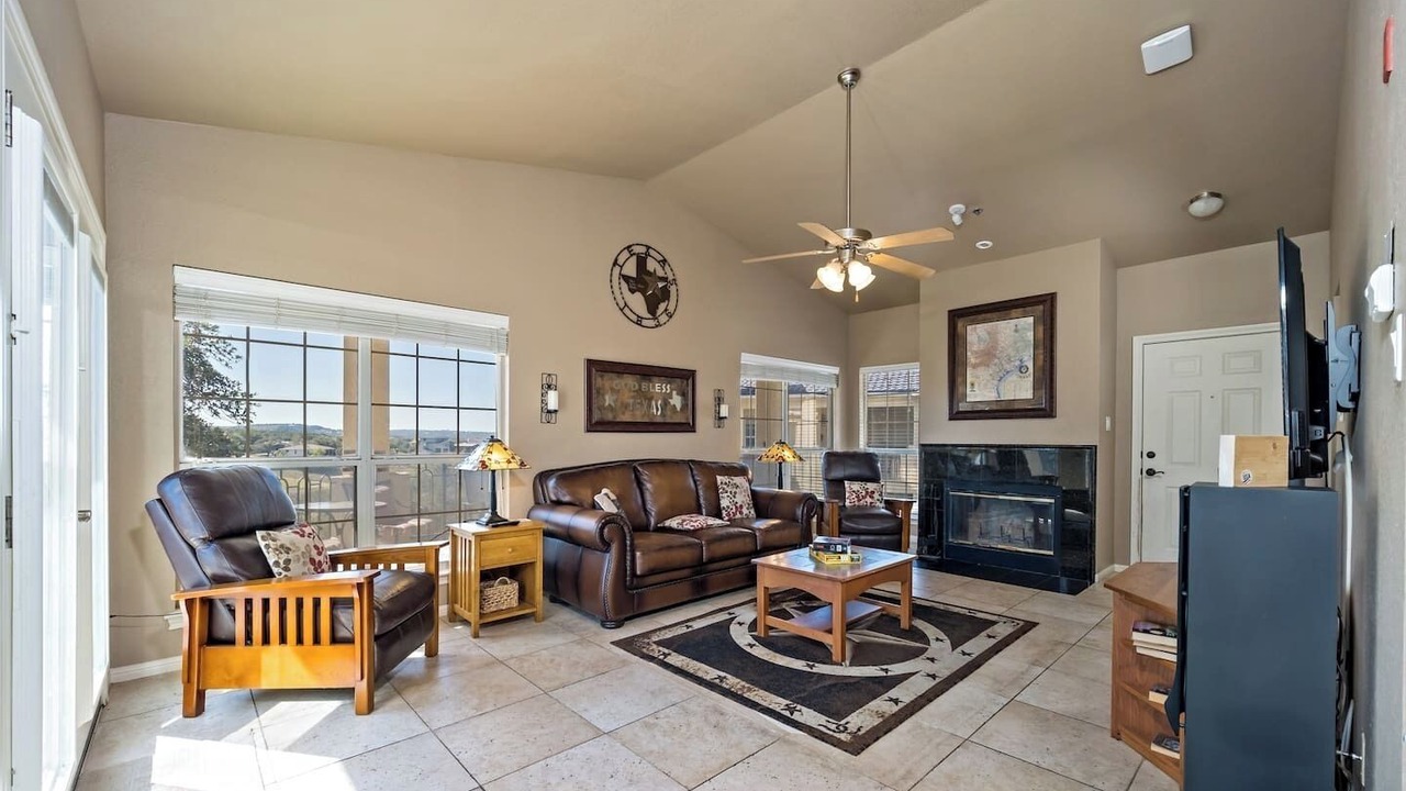Photo of Livingroom in Highland Lake Estates