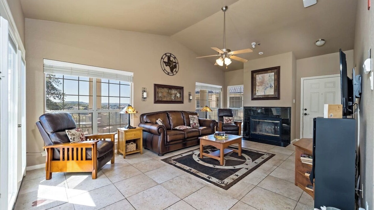 Photo of Livingroom in Highland Lake Estates