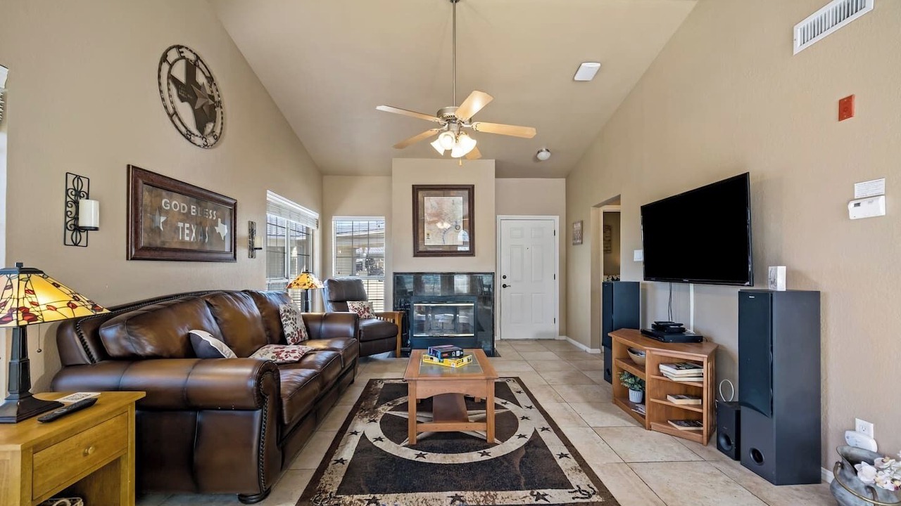 Photo of Livingroom in Highland Lake Estates