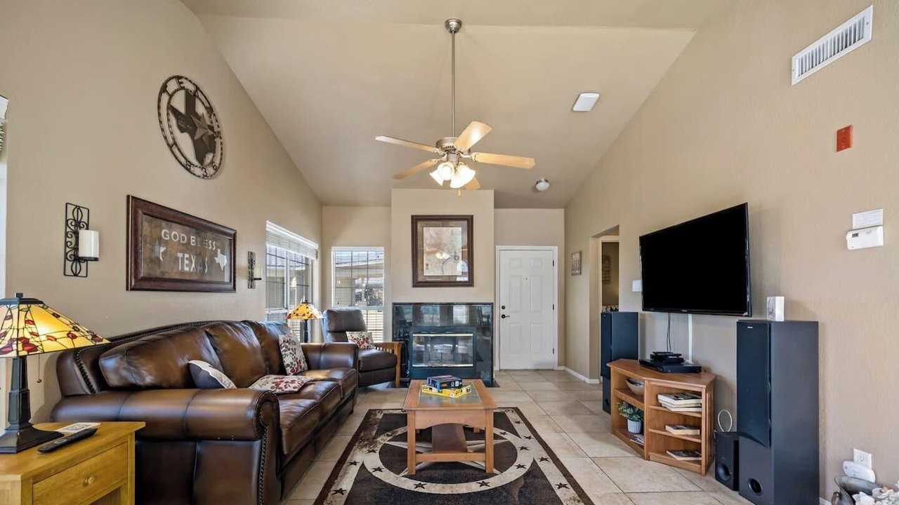 Photo of Livingroom in Highland Lake Estates