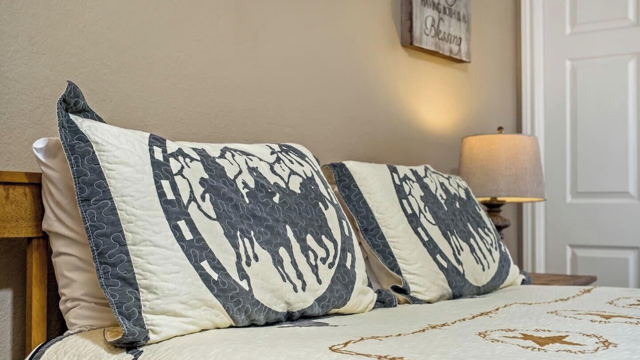 Photo of Bedroom in Highland Lake Estates