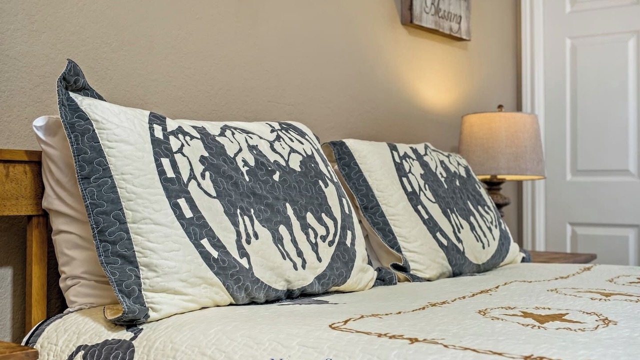 Photo of Bedroom in Highland Lake Estates