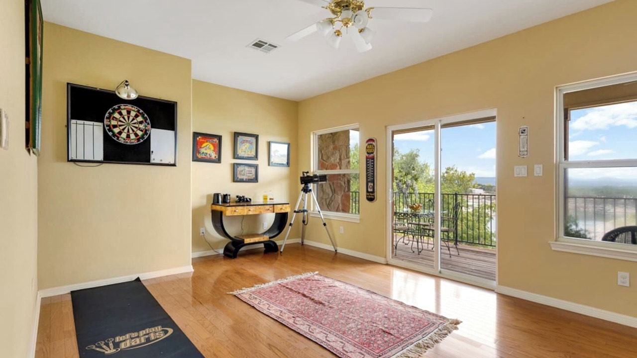 Photo of Patio Balcony in Oatmeal