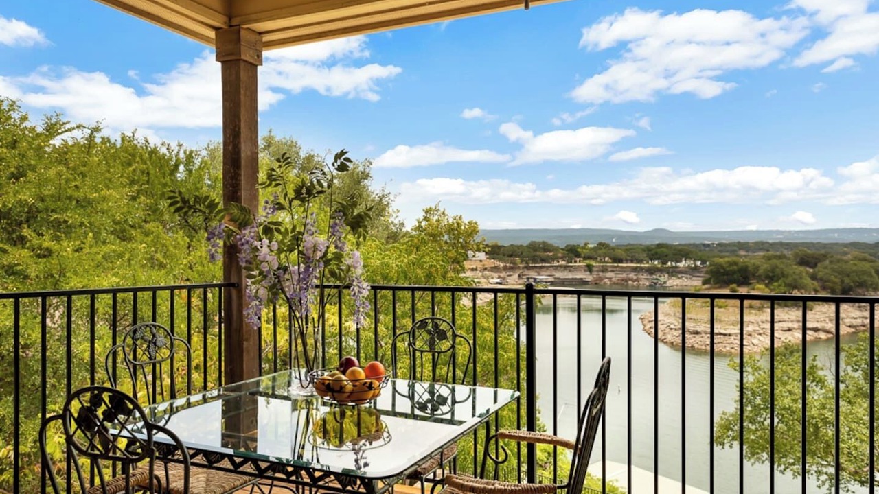 Photo of Patio Balcony in Oatmeal