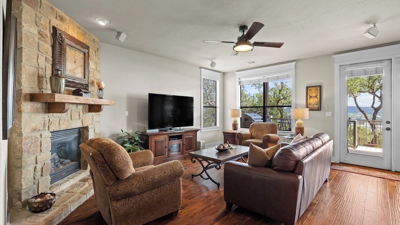 Photo of Livingroom in Leander