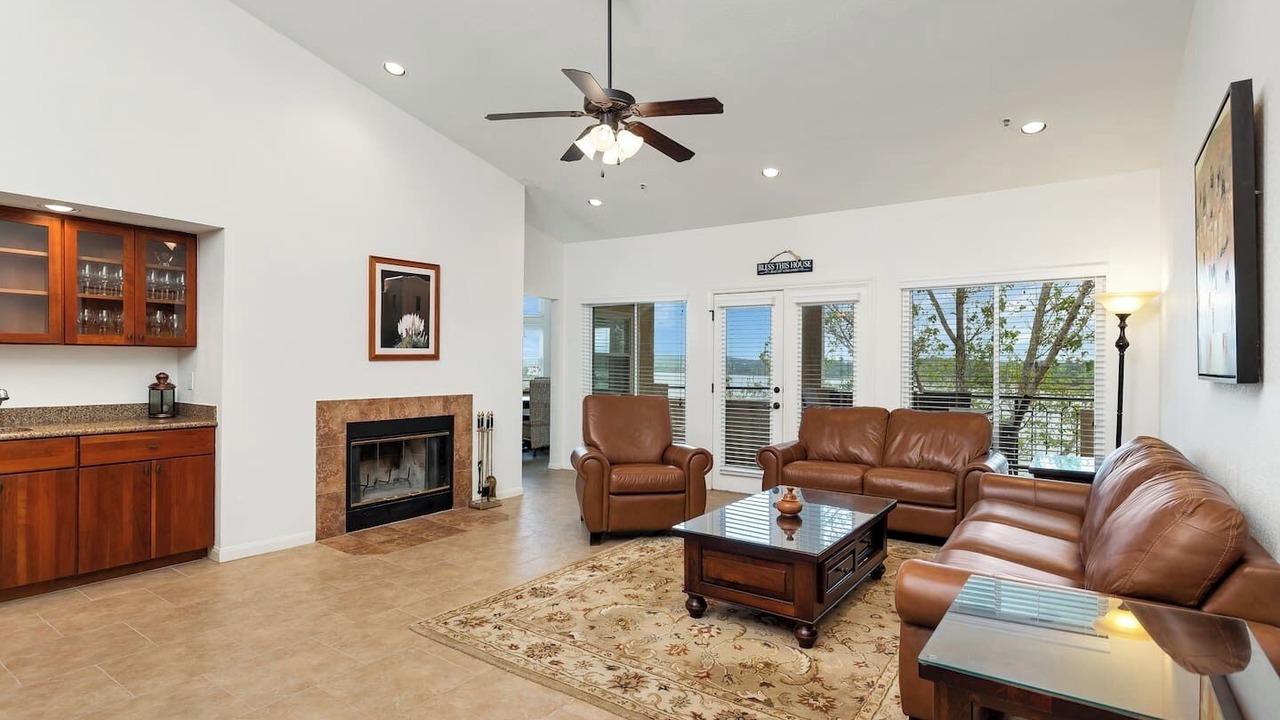 Photo of Livingroom in Highland Lake Estates