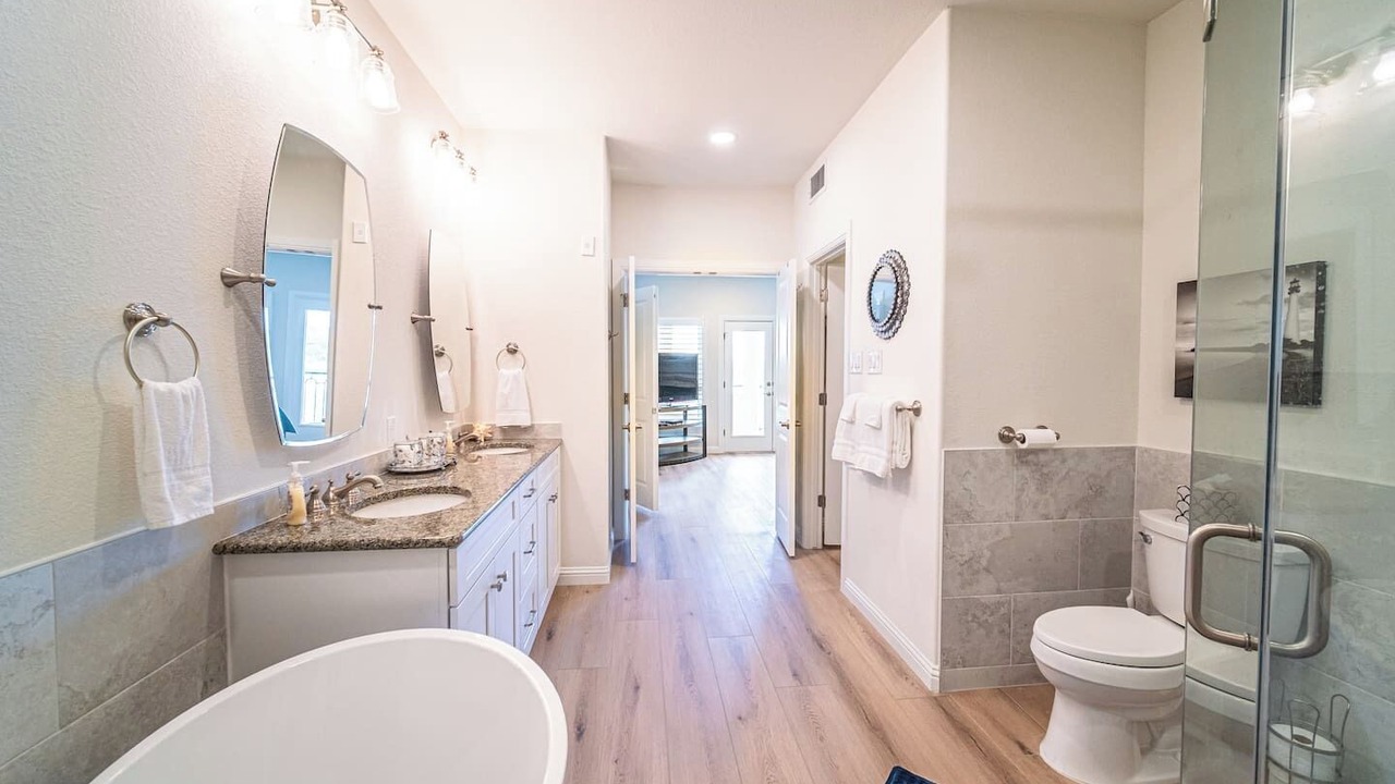 Photo of Bathroom in Highland Lake Estates