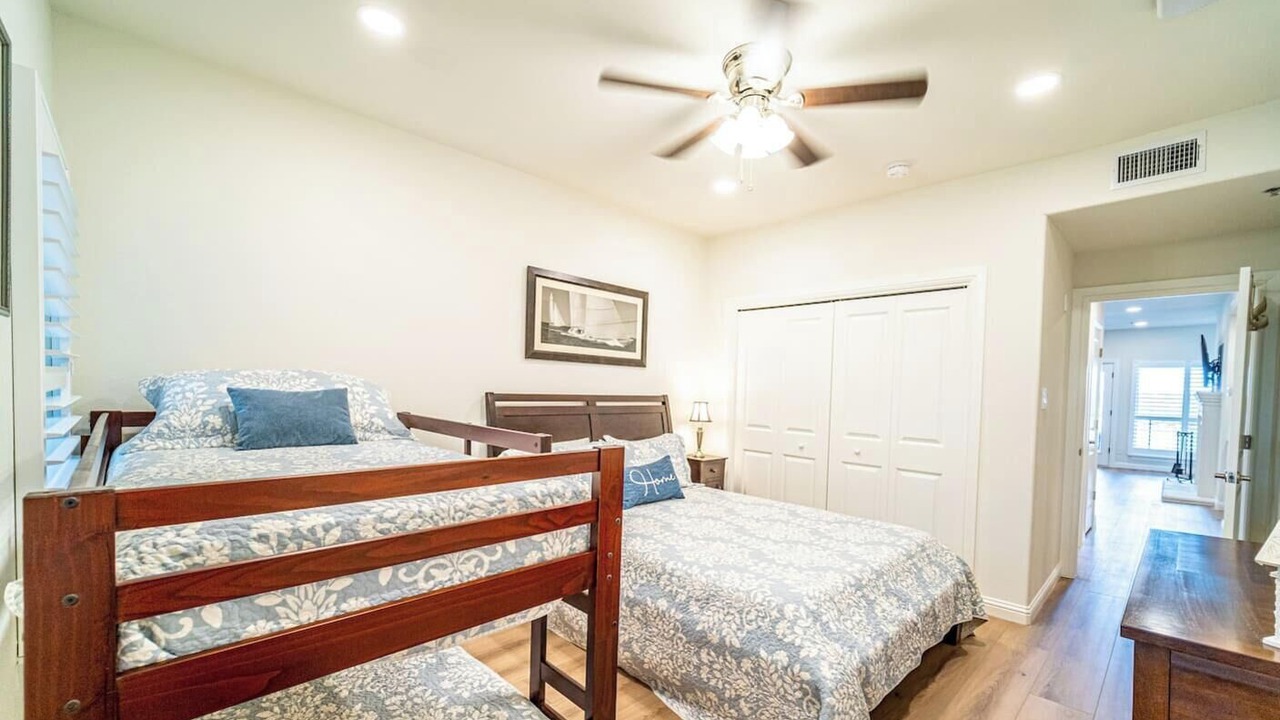 Photo of Bedroom in Highland Lake Estates