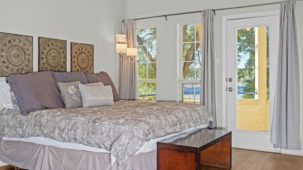 Photo of Bedroom in Highland Lake Estates