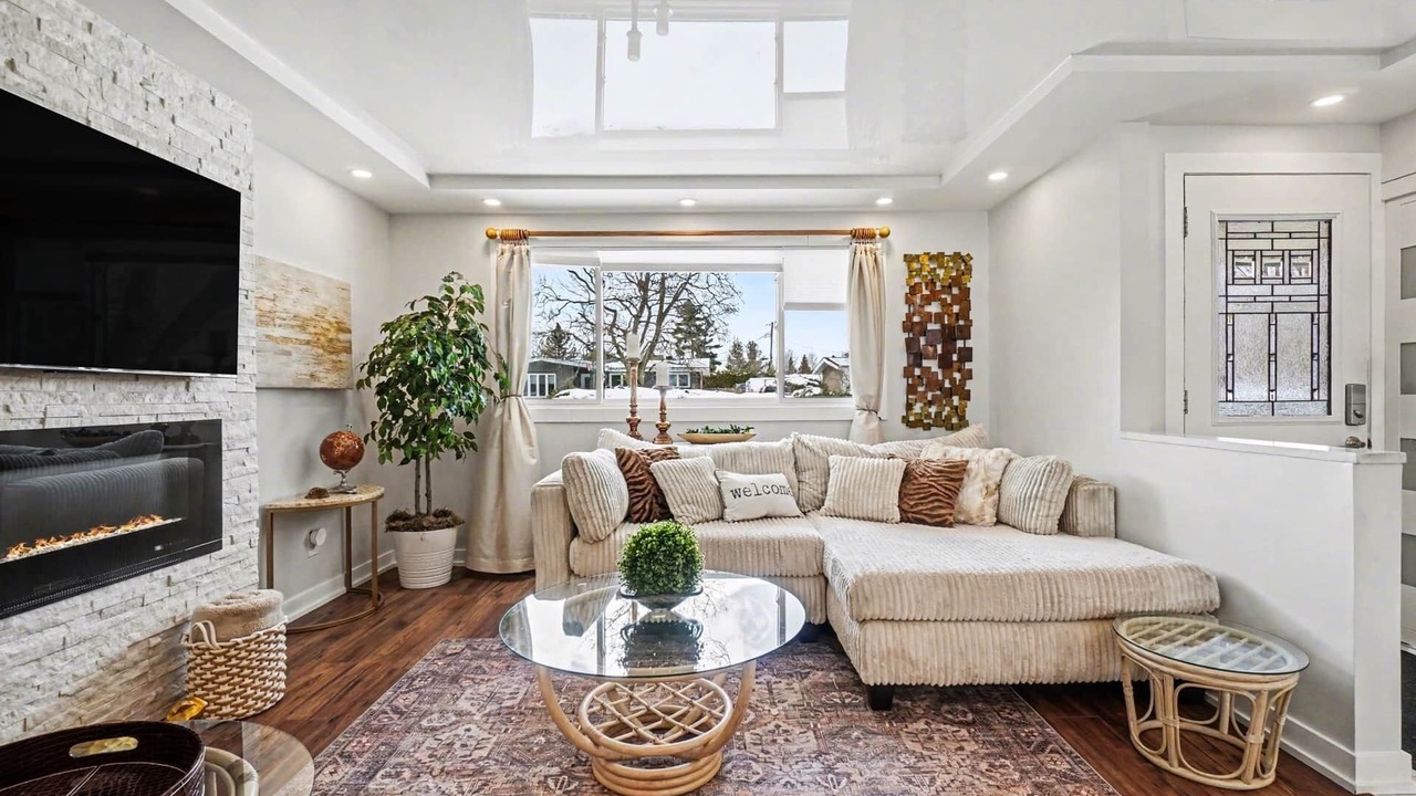 Photo of Livingroom in Ottawa Division