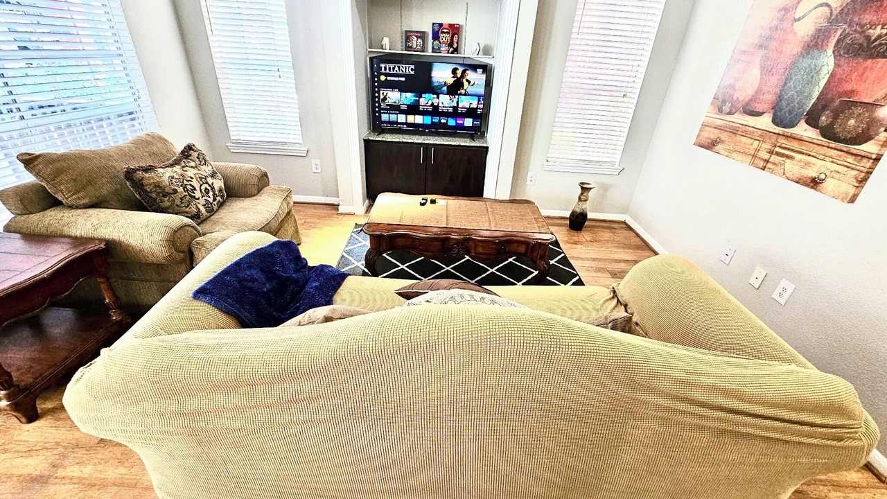 Photo of Livingroom in Woodlake - Briar Meadow