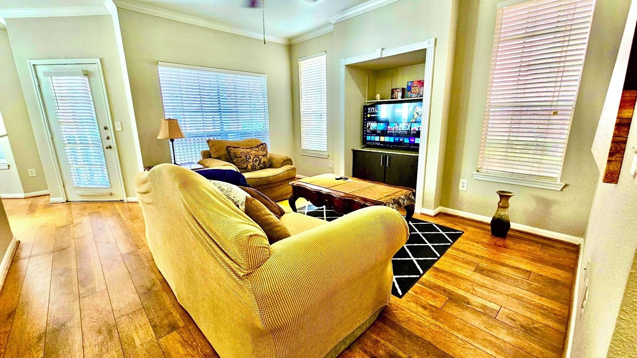 Photo of Livingroom in Woodlake - Briar Meadow