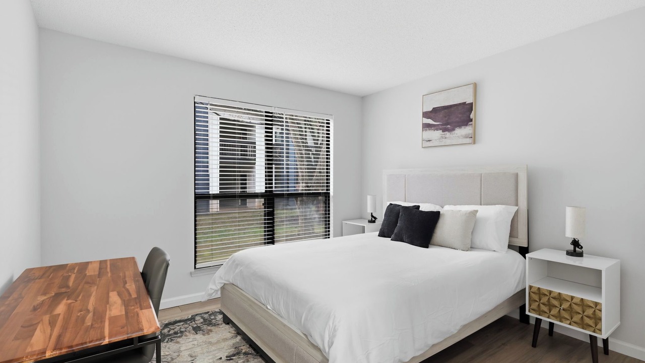 Photo of Bedroom in Hurstbourne Acres
