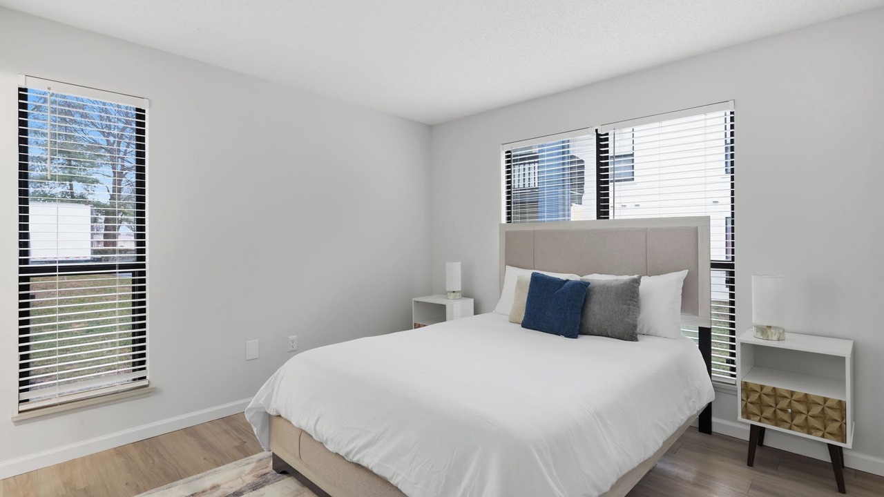 Photo of Bedroom in Hurstbourne Acres
