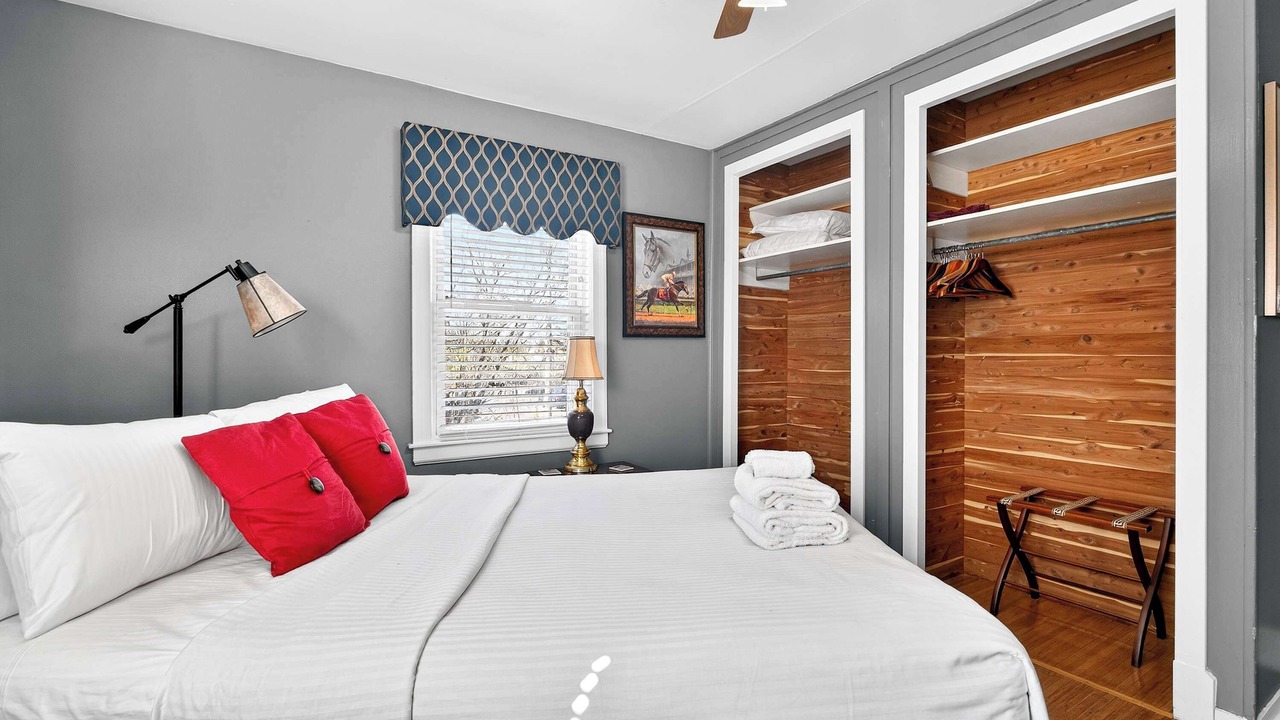 Photo of Bedroom in Rockcreek Lexington Road