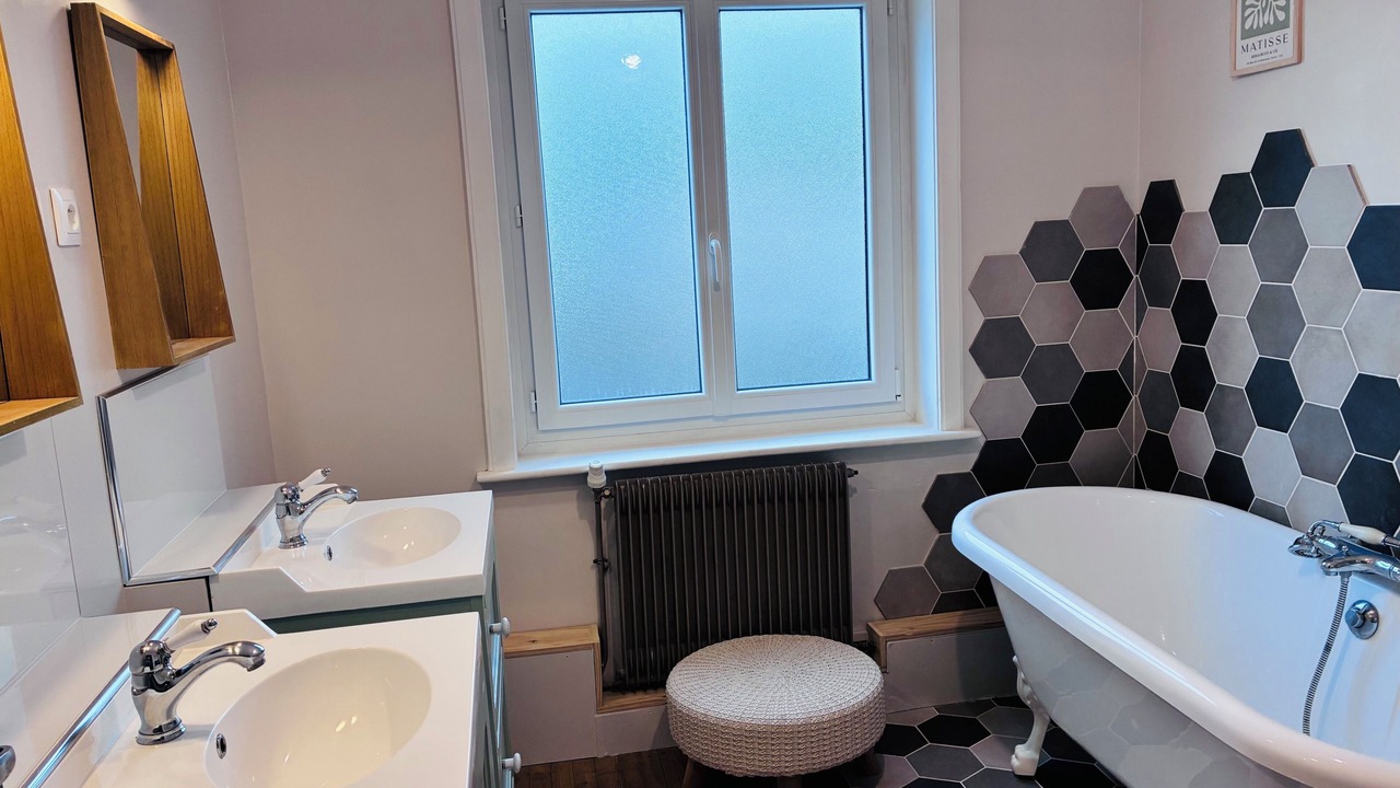 Photo of Bathroom in Calais City Center