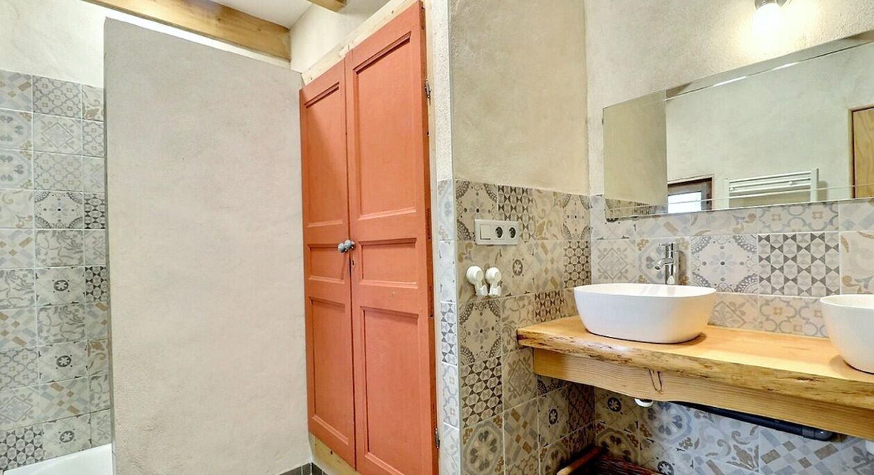 Photo of Bathroom in Largentiere