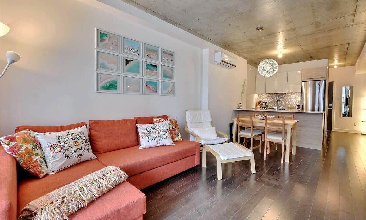 Photo of Livingroom in Shaughnessy Village