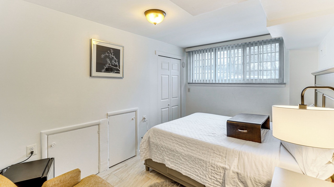 Photo of Bedroom in White Oak