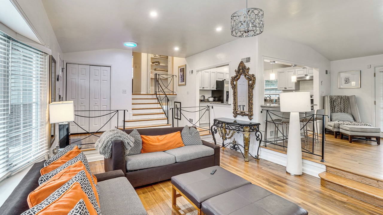 Photo of Livingroom in White Oak