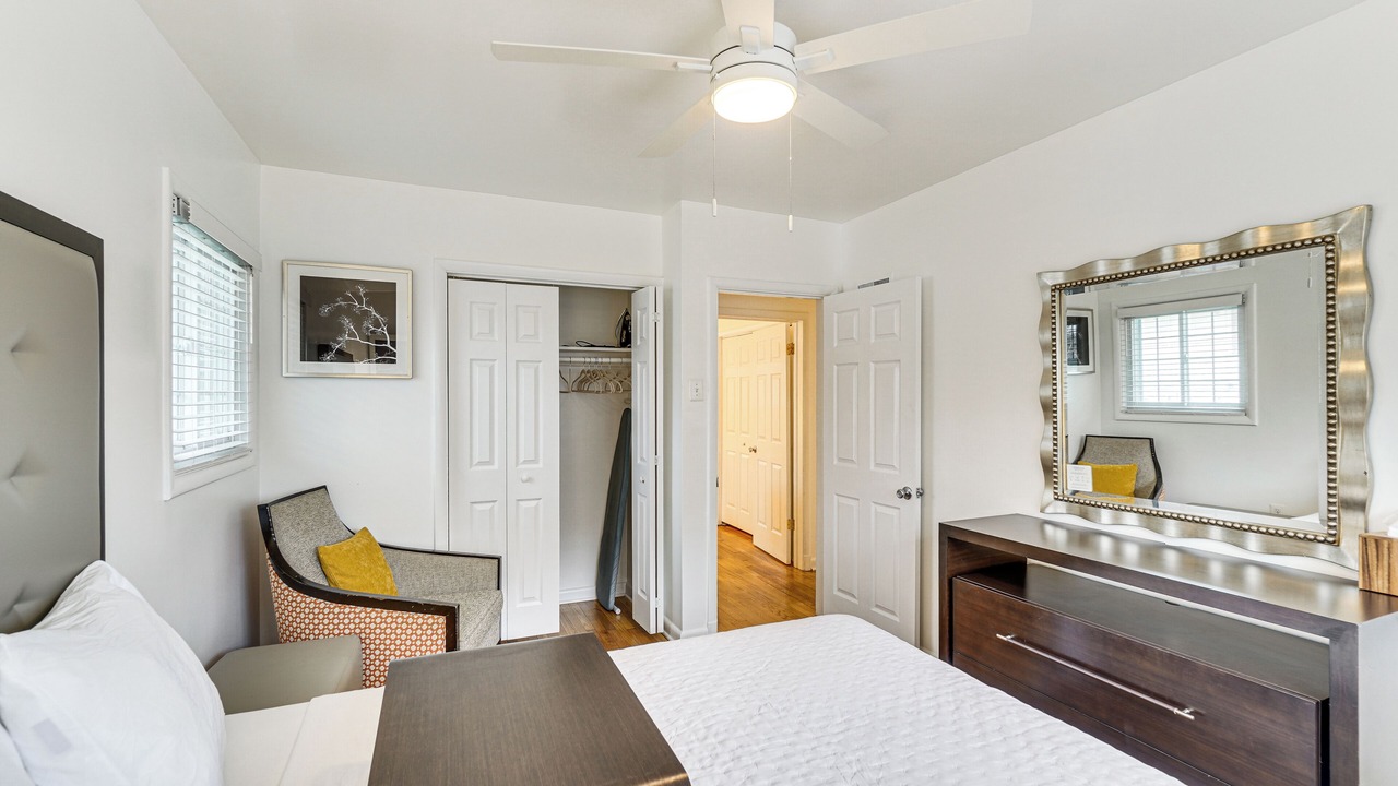 Photo of Bedroom in White Oak