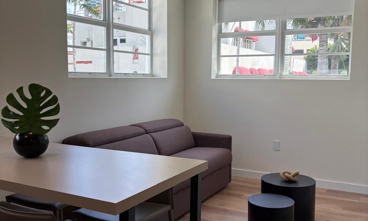 Photo of Livingroom in South of Fifth