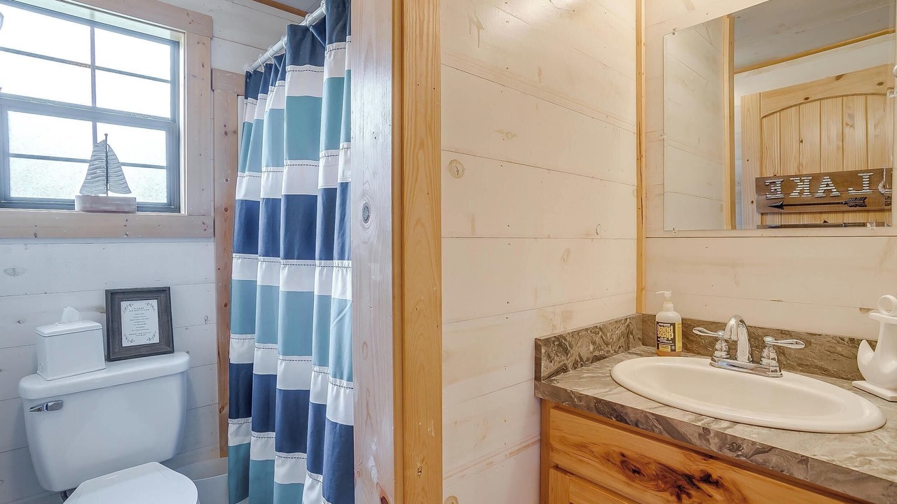Photo of Bathroom in Paluxy