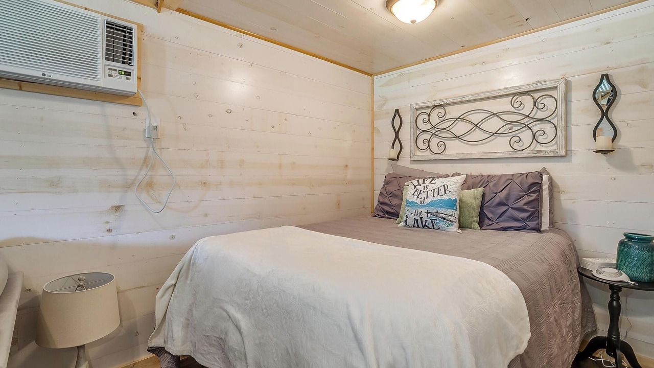 Photo of Bedroom in Paluxy