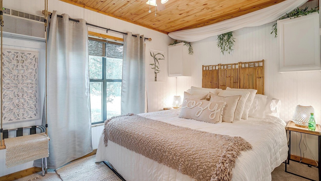 Photo of Bedroom in Paluxy